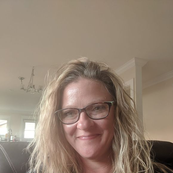 Meet your Posher, Lori - Picture 1 of 1